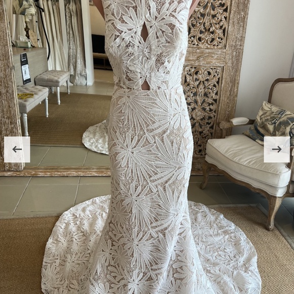 Australian Designer Kate Gubanyi Sample Wedding Gown size 4/6 Ivory/Latte - Picture 2 of 4